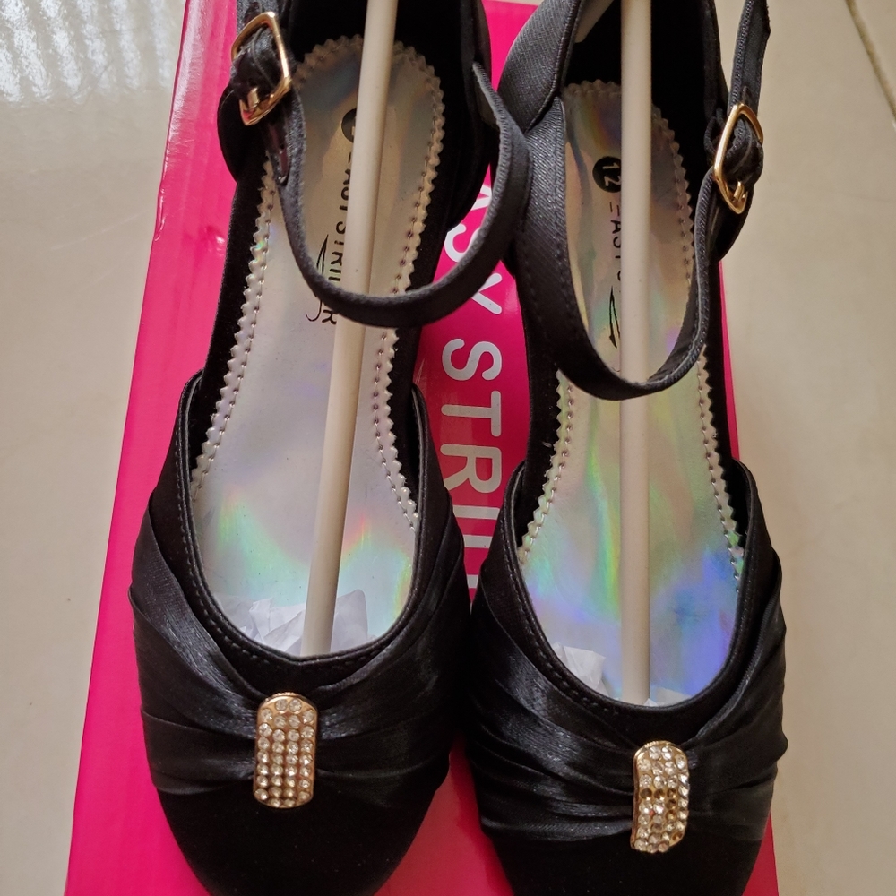 Easy Strider Girl's Mini Pumps - Picture 7 of 16